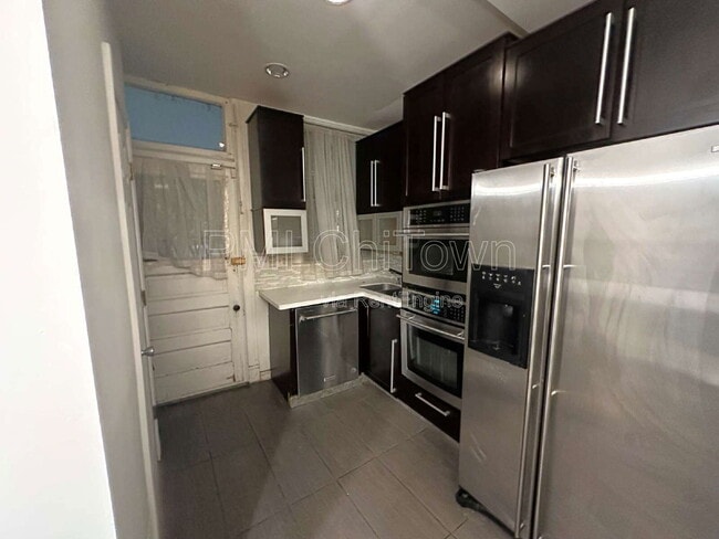 Building Photo - 1114 E 62nd St