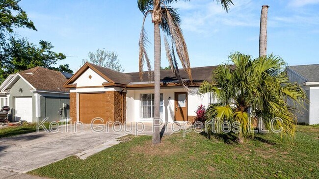 Building Photo - 303 Regal Park Dr
