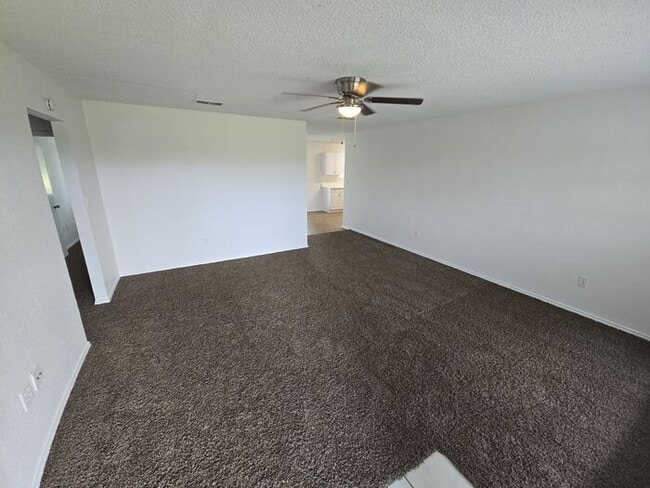 Building Photo - 9561 Lonesome Dove Dr