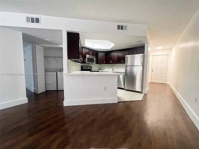 Building Photo - 8353 Lake Dr
