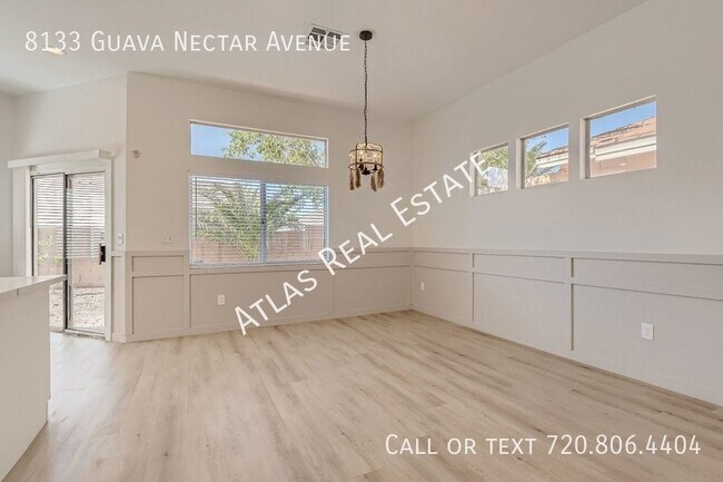 Building Photo - STUNNING Modern 4-Bedroom Home with Stylis...