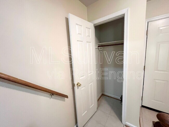 Foto del edificio - 2206 Alpine Rd