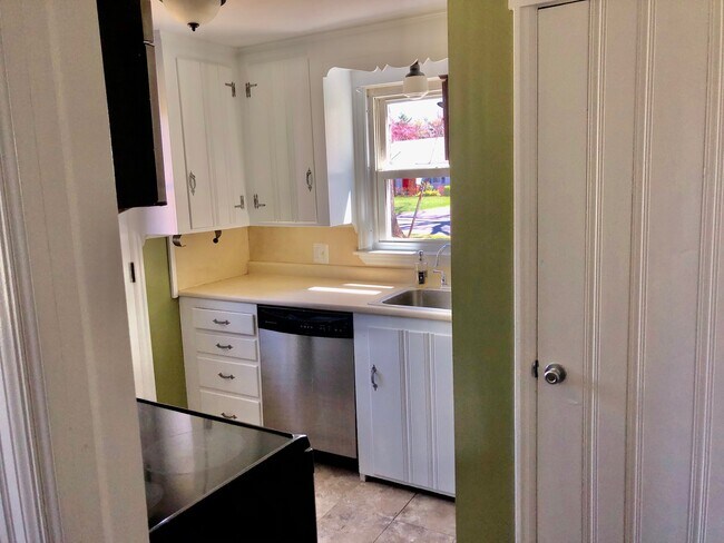 Foto del edificio - 252 Arcadia Blvd