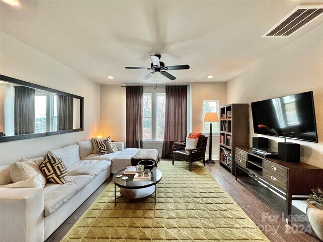 Foto del edificio - 2639 Norfolk Ave