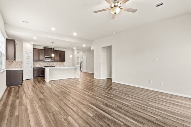 Building Photo - 7219 Melrose Ln