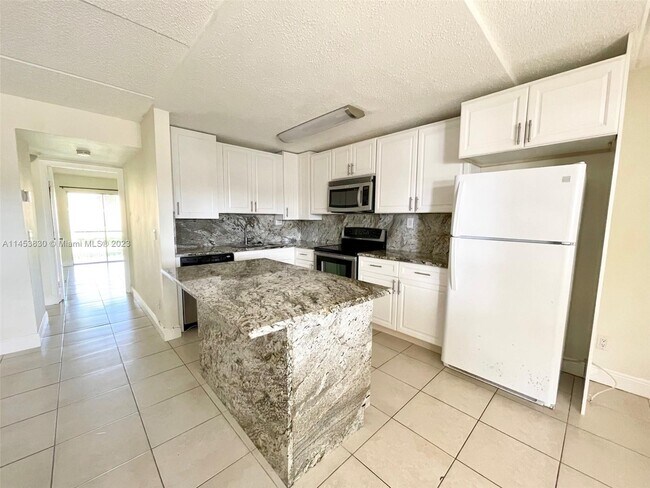Foto del edificio - 105 Meadows Cir