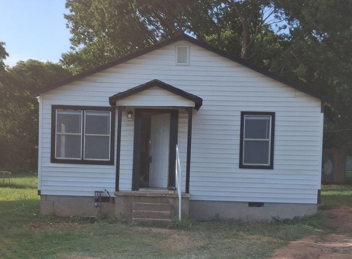 Building Photo - 616 W Oklahoma Ave