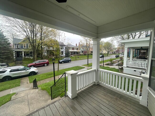 Building Photo - 2414 Webster St