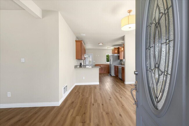 Foto del edificio - 3Bd/2.25Ba Everett Home