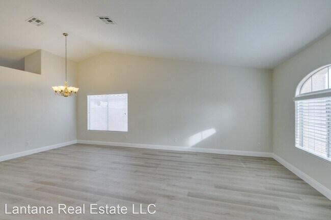 Foto del edificio - 3 br, 2 bath House - 3610 Helmsley Ave.
