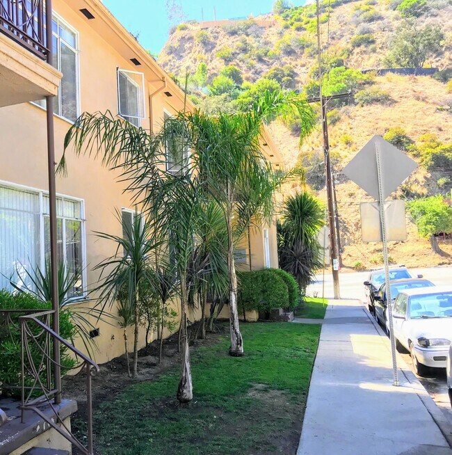 Foto del edificio - 8078 Fareholm Dr