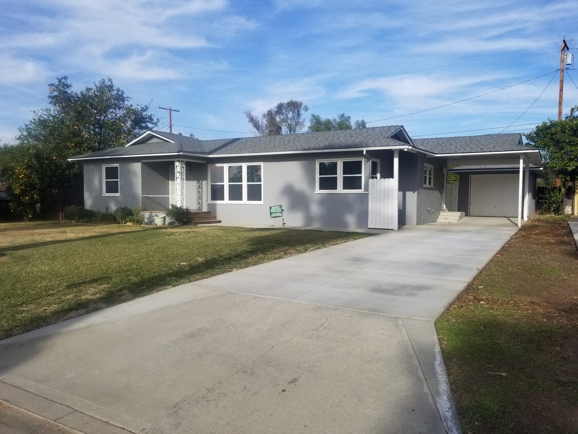 Foto principal - 5165 Carlingford Ave