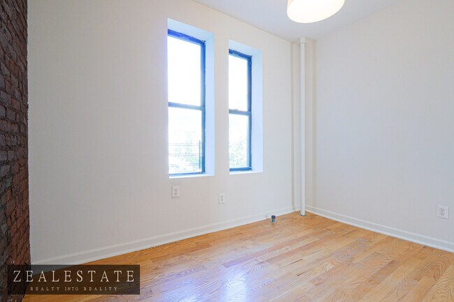 Foto del edificio - 256 Pacific St