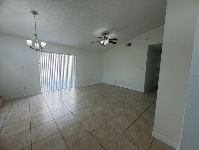 Building Photo - 2418 Harbor Town Dr