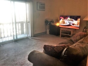 Building Photo - 212 Madison St