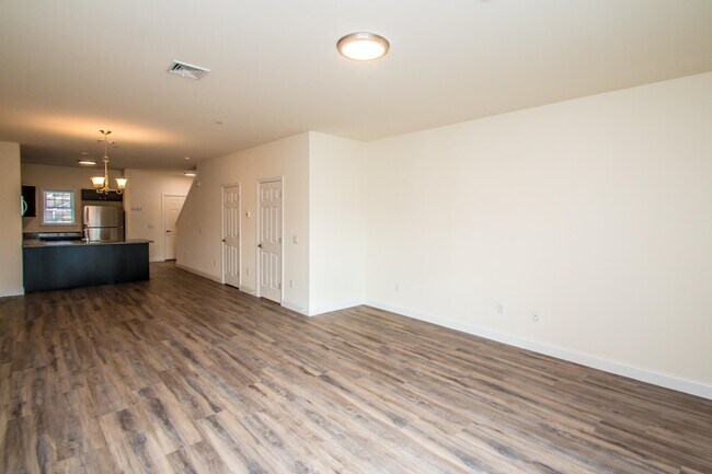 Building Photo - 38 Alpine Place Dr