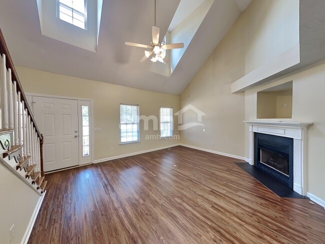 Building Photo - 427 Parrish Hill