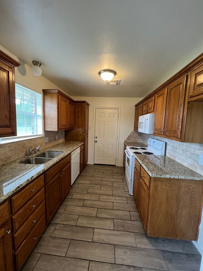 Foto del edificio - China Spring ISD Duplex