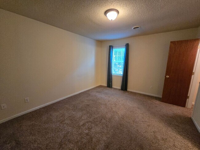 Foto del edificio - 3 Bed, 2Bed, Single Family Ranch 30 Minutes to NC/VA Line