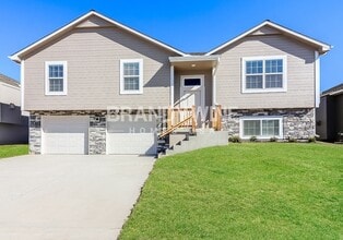 Building Photo - 610 Winter Dr