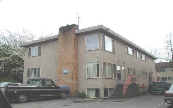Primary Photo - 3809 S Willow St
