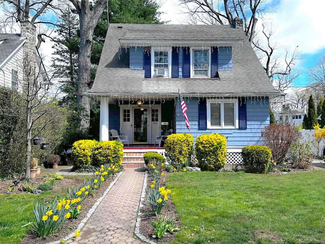 Primary Photo - 1106 Clay Ave