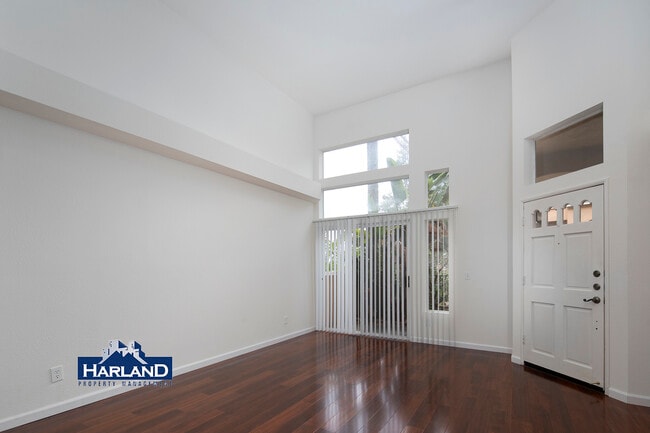 Foto del edificio - 7110 Calabria Ct
