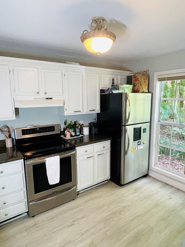Foto del edificio - 5080 Heatherhill Ln