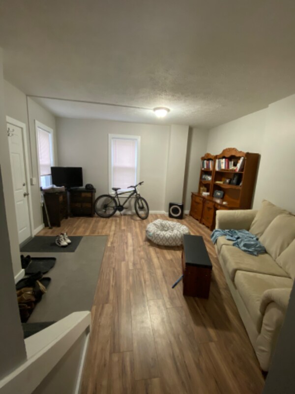 Foto del edificio - 1050 S Plymouth Ave