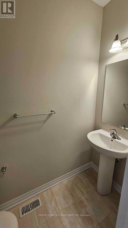 Photo du bâtiment - 25 Isherwood Ave