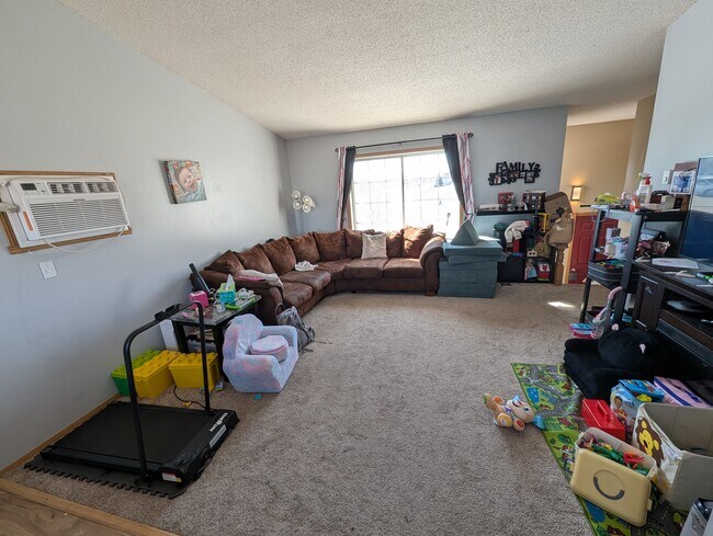 Sala de estar - 105 Evergreen Cir
