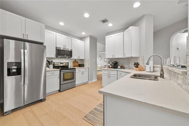 Building Photo - 4105 Canyon Glen Cir