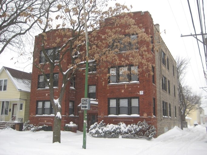 Foto principal - 3340 N Oakley Ave