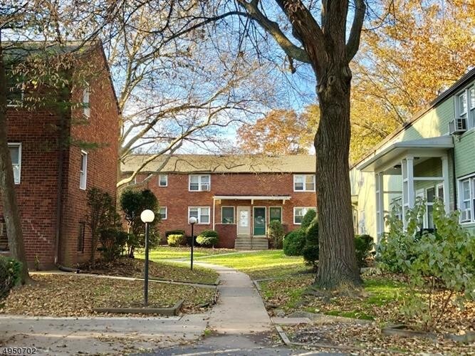 Primary Photo - 517 Brooklawn Ave