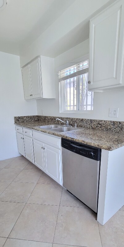Building Photo - 1802 N Wilton Pl