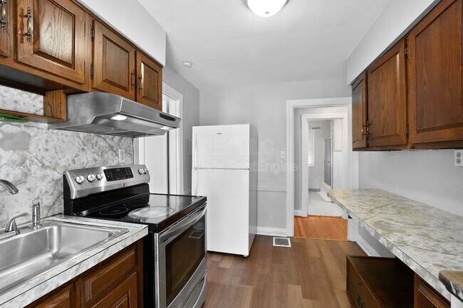 Foto del edificio - 221 S 41st St