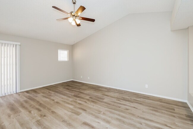 Building Photo - 4809 Pinon Dr