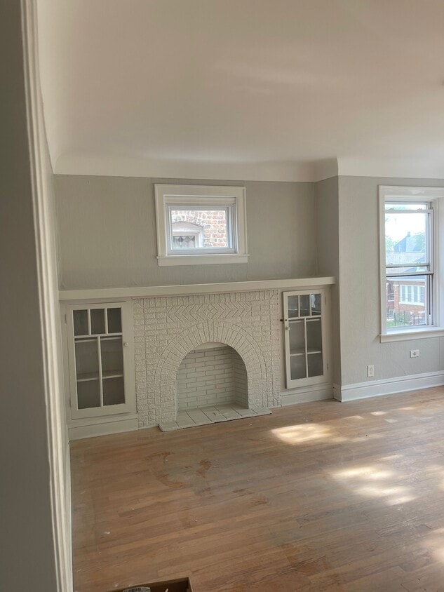 Photo - 6323 S Whipple St (Chicago, IL)