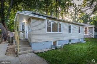 Building Photo - 3205 Henderson Ave