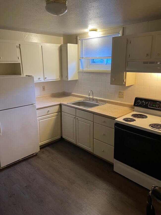 Building Photo - 14 Sisson St