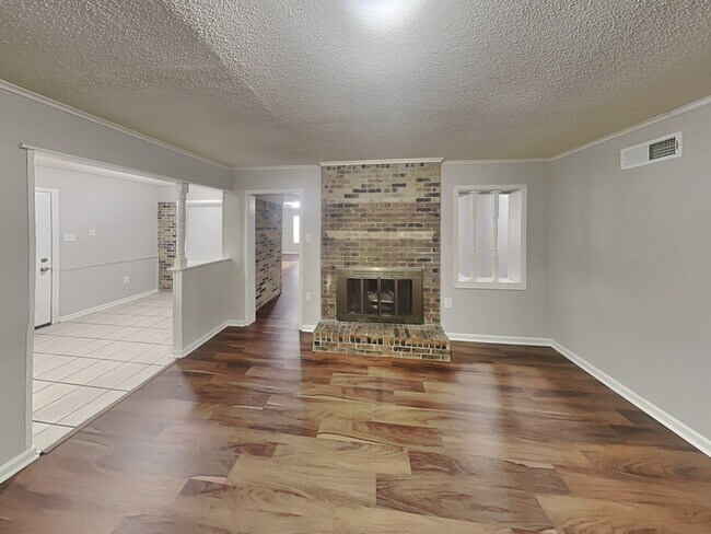 Building Photo - 5010 Penwood Cove
