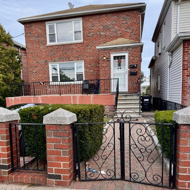 Building Photo - 1624 Ohm Ave