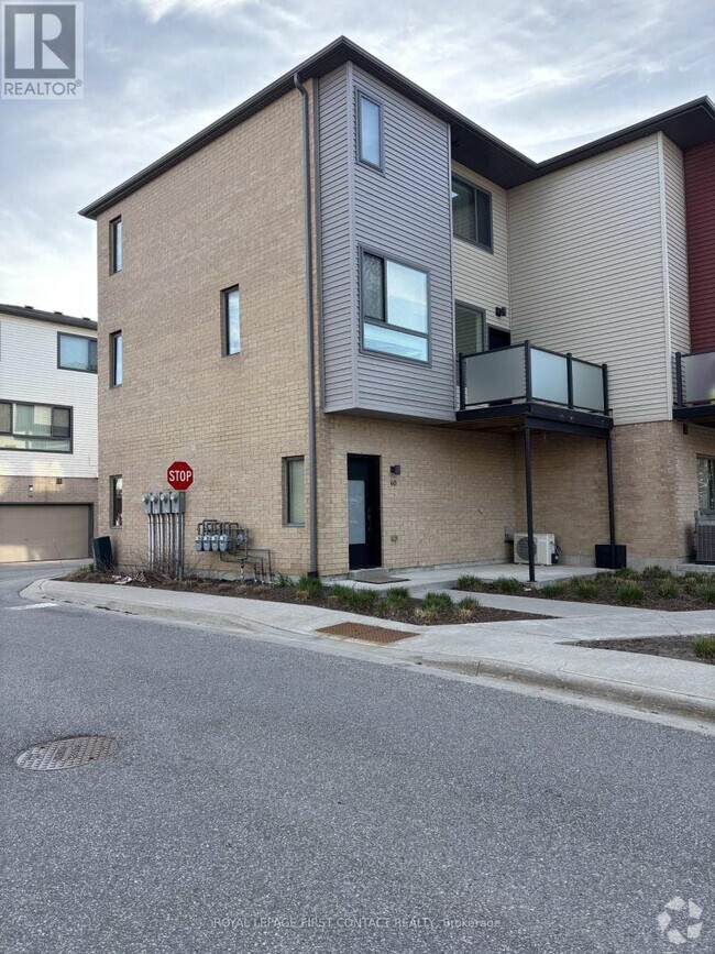Building Photo - 369-369 Essa Rd