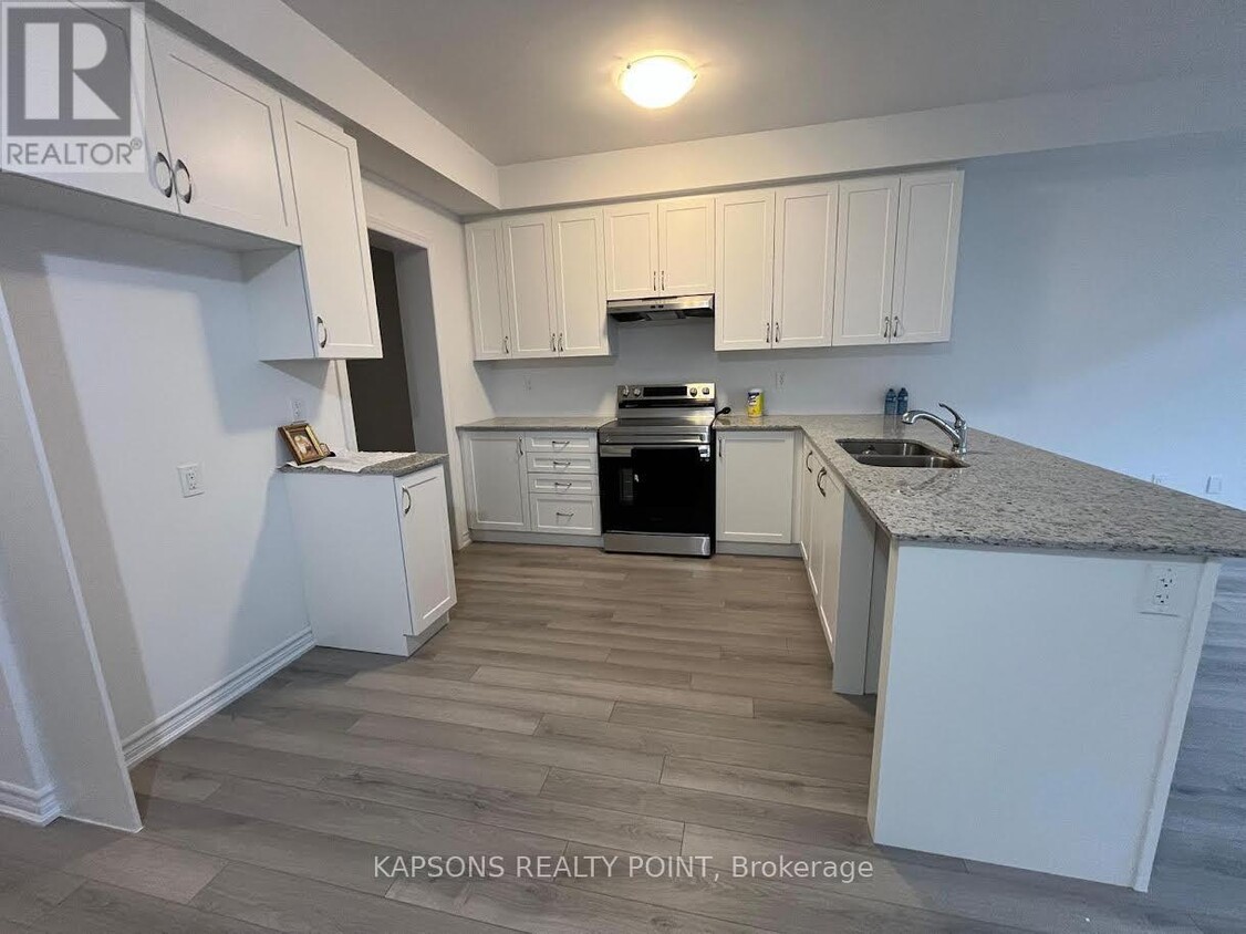 Primary Photo - 100 McGill Ave