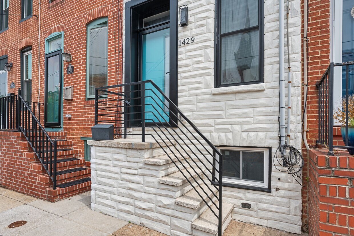 Foto principal - Bright & Immaculate 2 Bed · 3 Bath