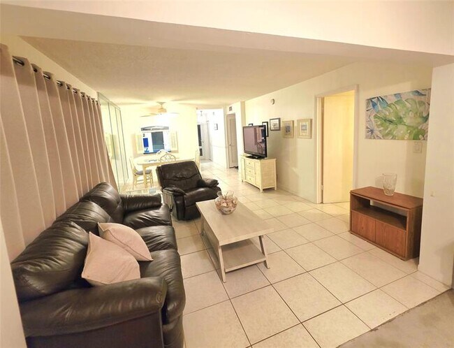 Foto del edificio - 3211 NE 8th St