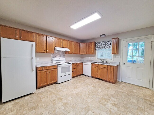 Foto del edificio - 8600 Reedy Creek Rd