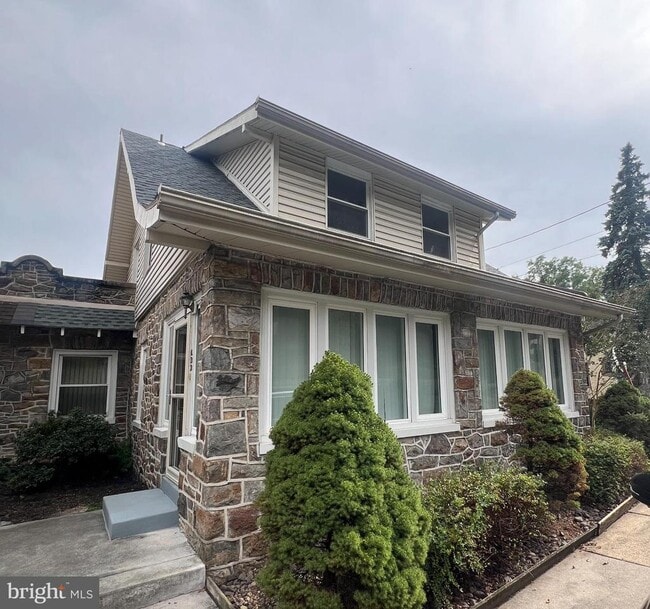 Building Photo - 433 Friedensburg Rd