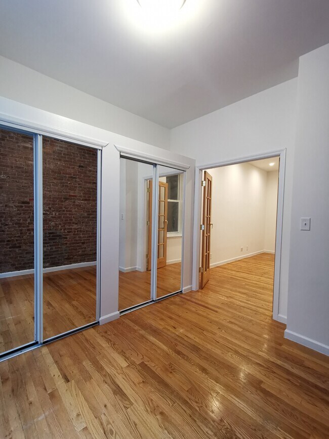 Building Photo - 231 E 24th St