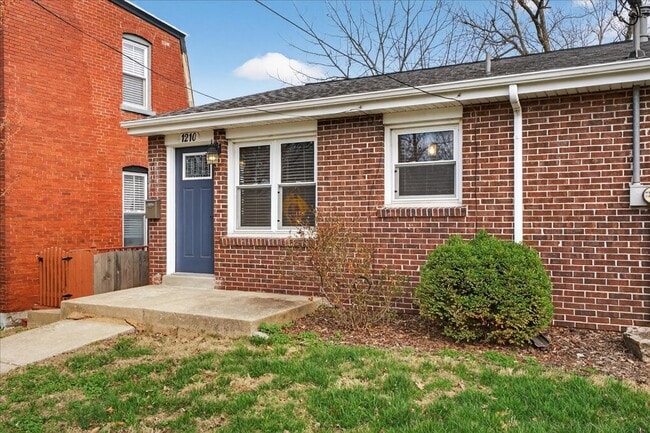 Building Photo - 1210 N 5th St